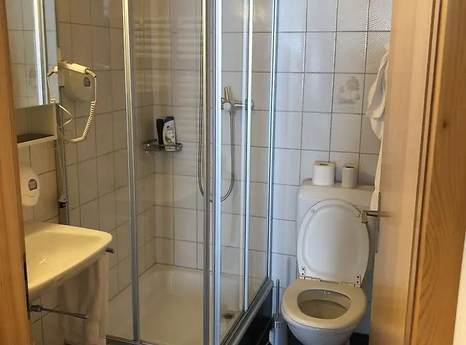 Restaurant Simplon מלון *